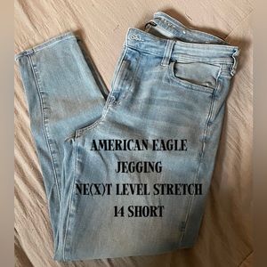 American Eagle jegging jean in size 14 short, light blue color